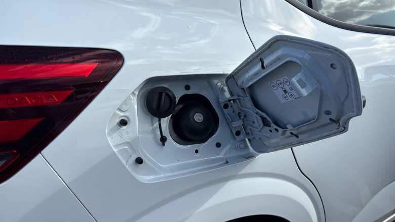 Dacia Sandero 1.0 TCe Essential 5dr Bi Fuel Hatchback